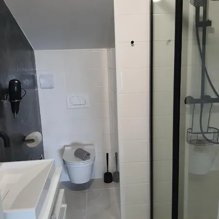 Krista Appartement *