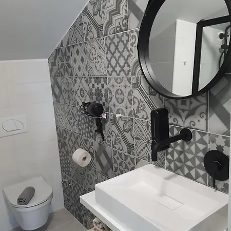 Krista Apartman *